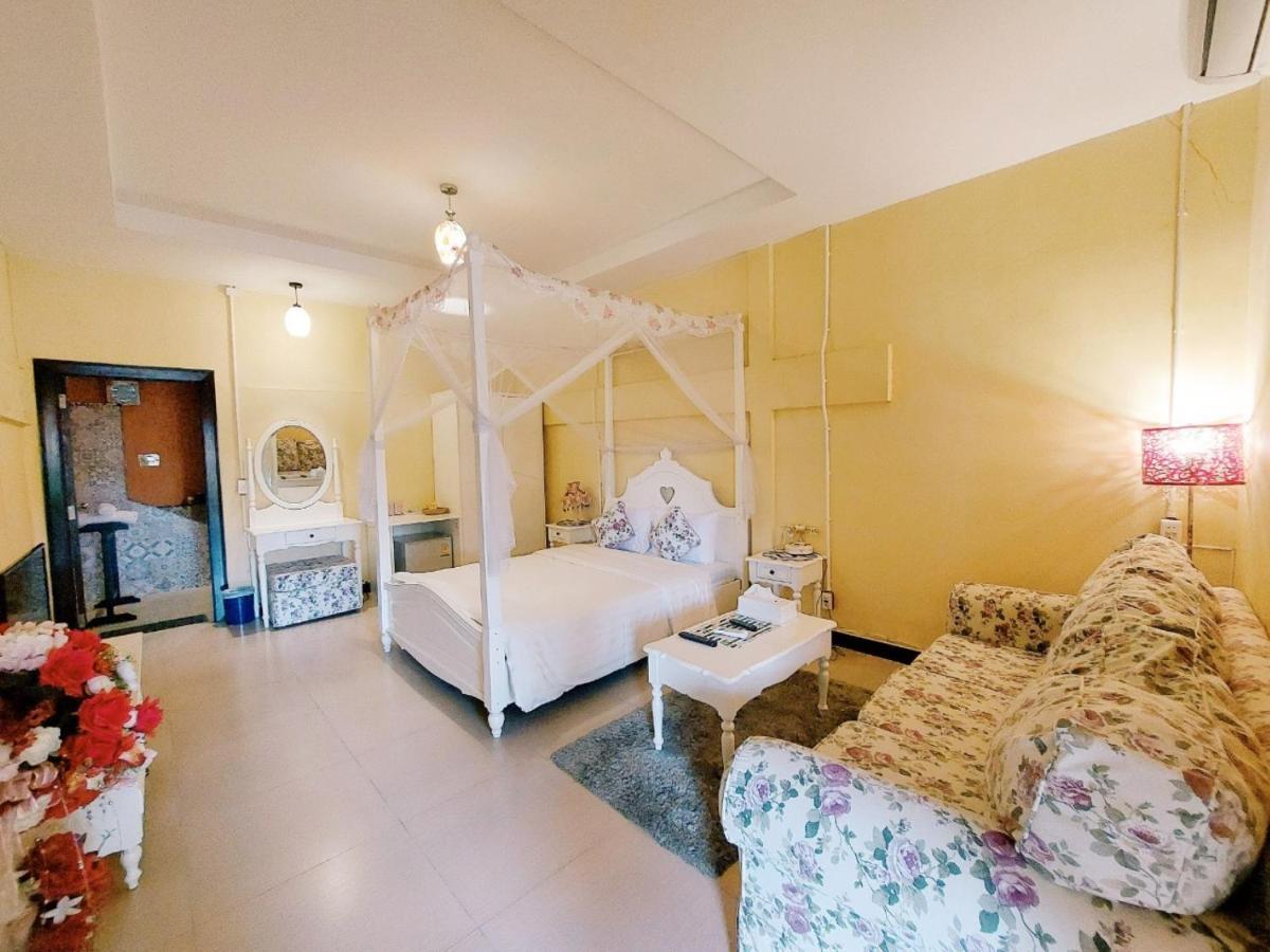Retro Box Hotel Chumphon Exterior foto