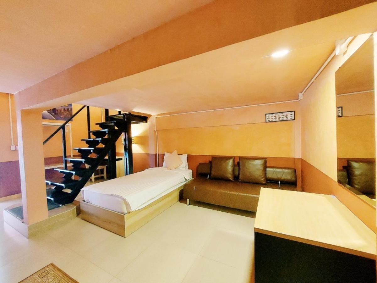 Retro Box Hotel Chumphon Exterior foto
