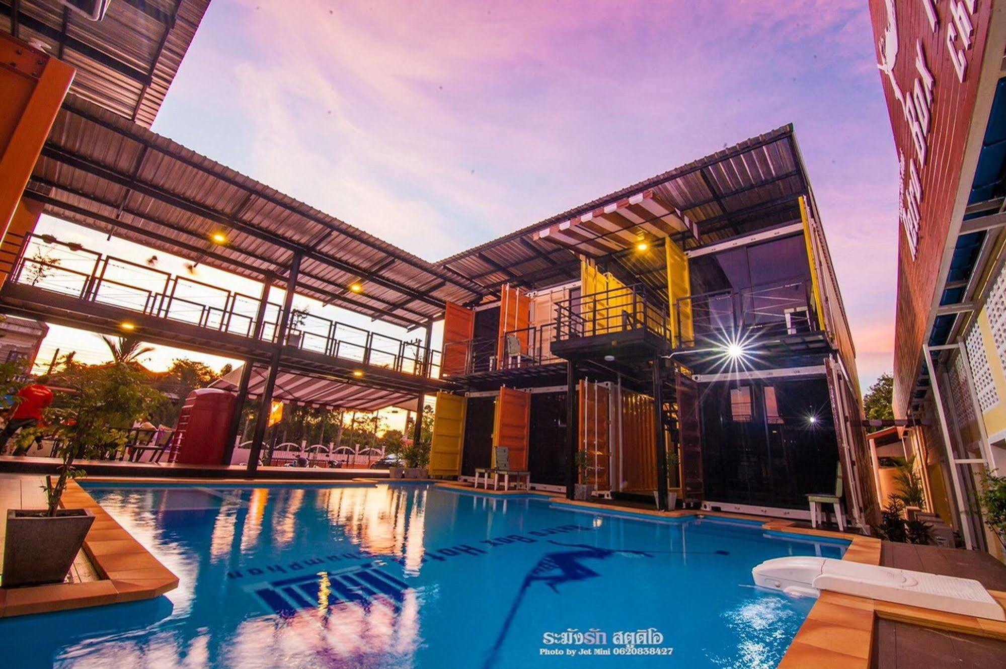 Retro Box Hotel Chumphon Exterior foto